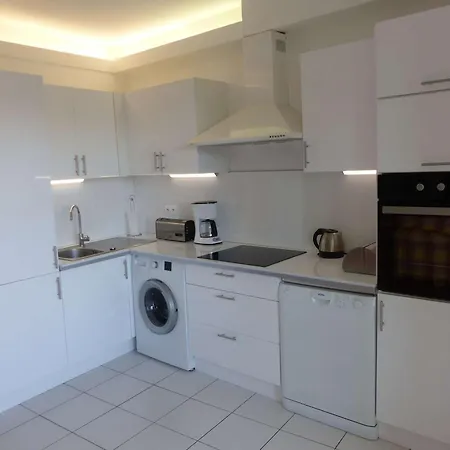 T2 Au Lavandou Avec Parking Et Terrasse Vue - Fr-1-308-197 * 르 라방두