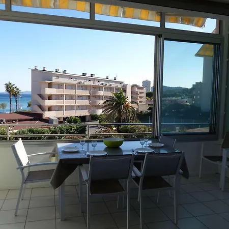 T2 Au Lavandou Avec Parking Et Terrasse Vue - Fr-1-308-197 르 라방두