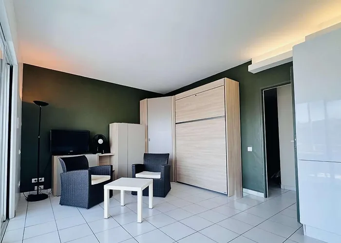 T2 Au Lavandou Avec Parking Et Terrasse Vue - Fr-1-308-197 * Le Lavandou